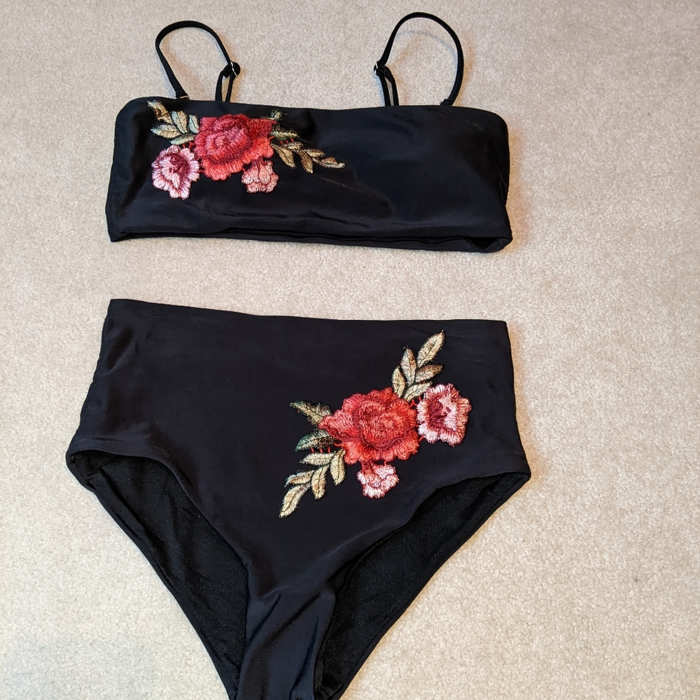 2 piece black bikini set w/ embroidered roses/flowers - Picture 1 of 15